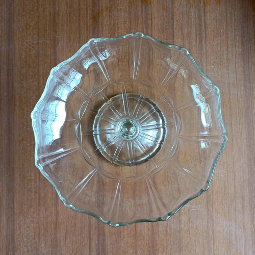 Glass Pedestal Fruit Bowl like new, vintage style