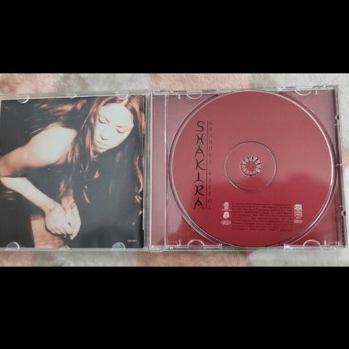 Grandes Exitos Shakira CD like new, pop