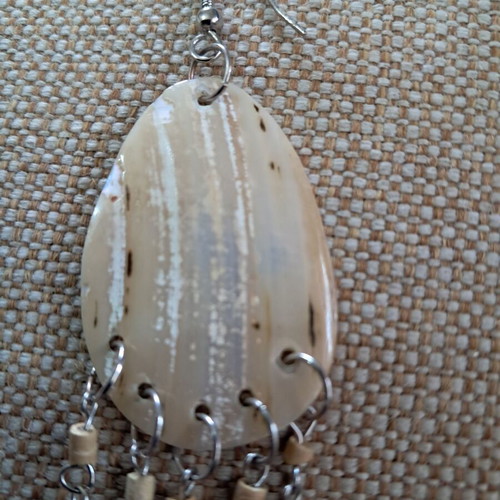 Summer long earrings like new, beige with shell detail