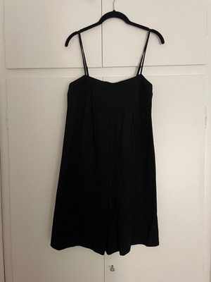 Zara black wide one-piece shorts small used