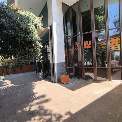 Corner Commercial Space in Nea Krini Thessaloniki with Outdoor Courtyard