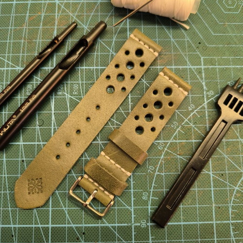 Handmade leather watch strap Racer style, custom colors