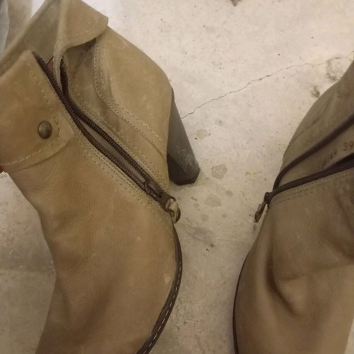 Boxer ankle boots like new, beige, size 39