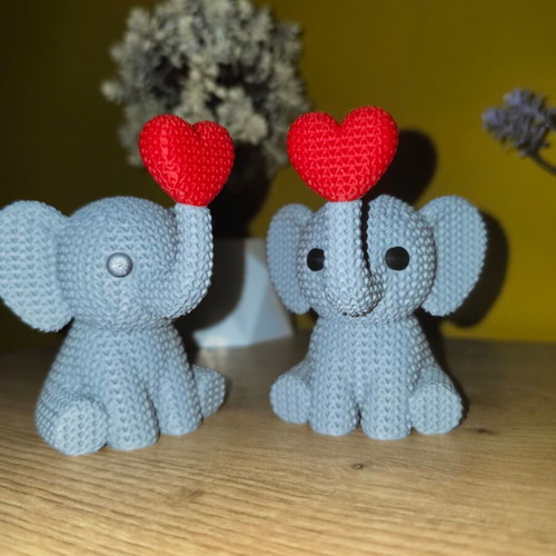 Elephant Figurine with Heart new, miniature decorative figure