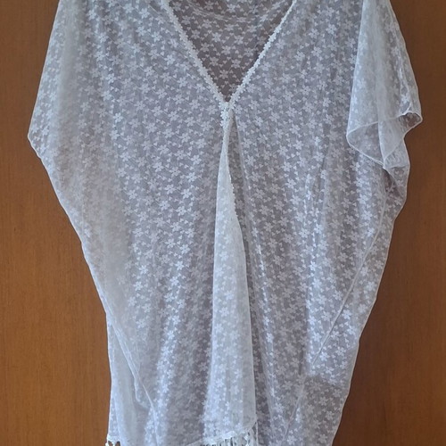 White women's perforated kimono tunic with floral lace pattern like new