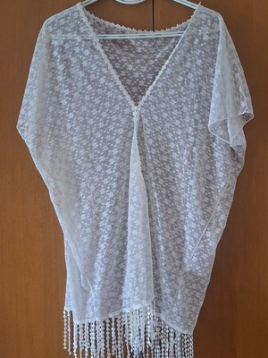 White women's perforated kimono tunic with floral lace pattern like new