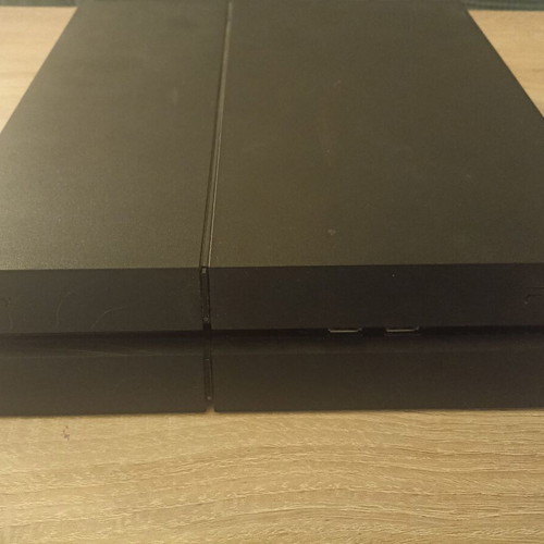 PlayStation 4 500GB used with PS VR, camera, 2 controllers, For Honor