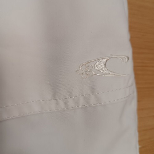 O'neill shorts white, new, adjustable belt