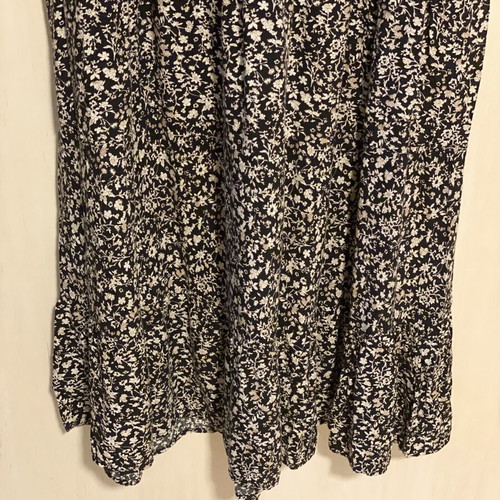 Dress long sleeveless black with beige flowers like new