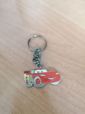 Cars McQueen metal keychain like new, red