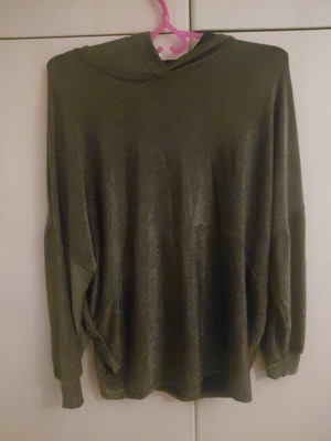 Long-sleeve blouse like new, black and gold, one size