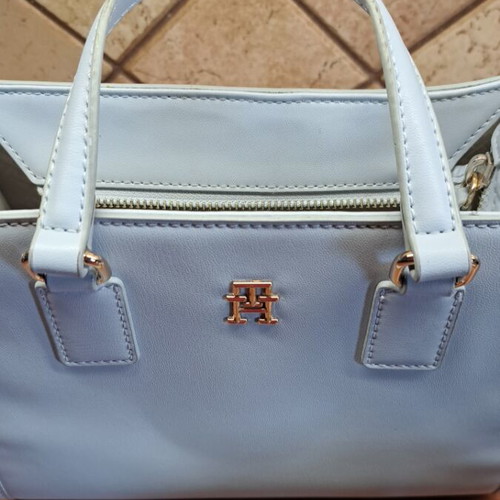 Tommy Hilfiger crossbody bag like new, light blue