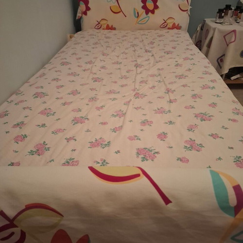 Set of 2 single metal beds with headboards and mattresses