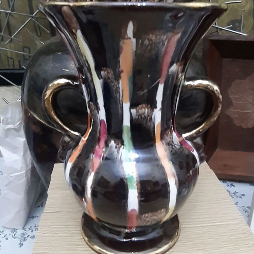 Black vase with brushstroke accents, decorative flower vase