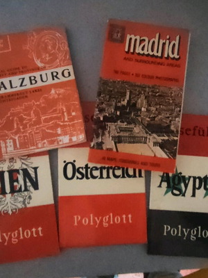 Foreign road maps used, old booklets