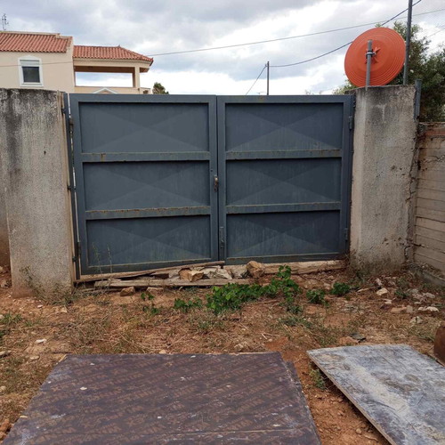 Iron double swing garden gate, like new, convertible to sliding