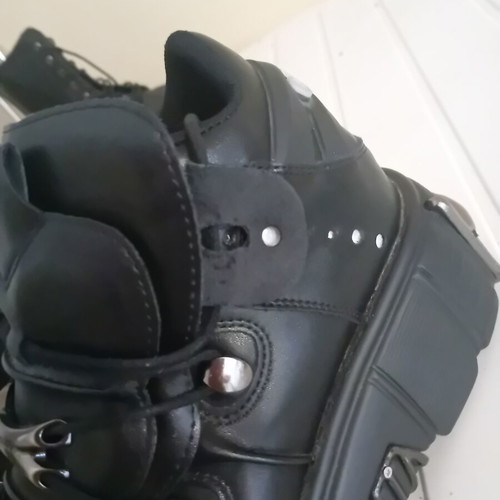 New Rock platform boots unisex size 40 like new, black