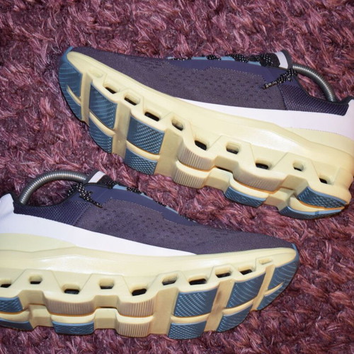 On Cloudmonster sports shoes used, size 44, blue