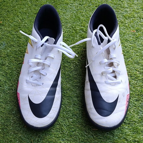 Nike football shoes size 43 like new, white