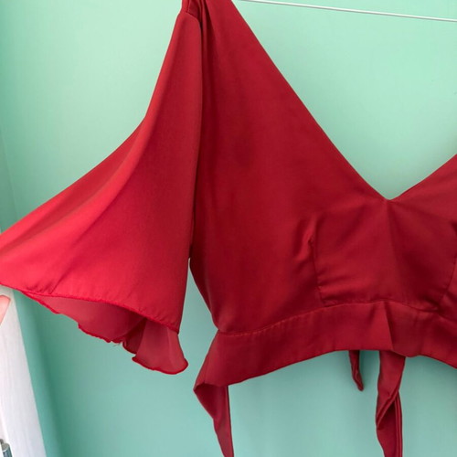 CostuTerras satin red wrap crop top like new, size S
