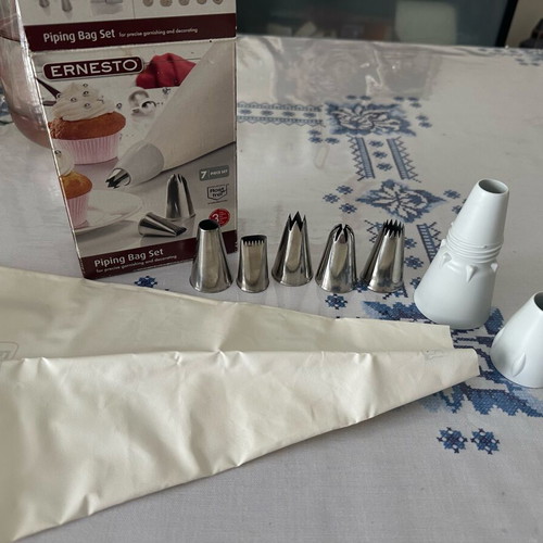 Piping bag set with stainless steel tips new
