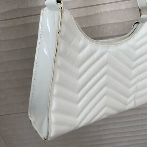 White simple shoulder bag used