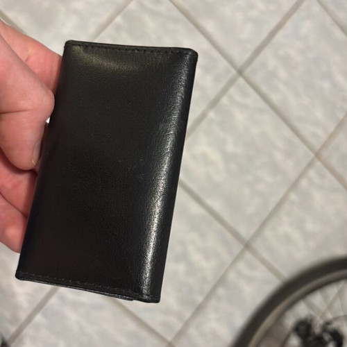 Ginis Leather key case like new, black