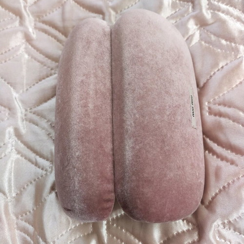 Luxury velvet Velvet Pink glasses case like new