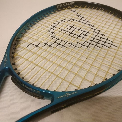 Dunlop Tennis Racket graphite, like new, 27 inches, grip size 3