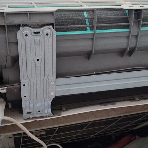Pitsos 9,000 BTU air conditioner for parts or scrap, error P4