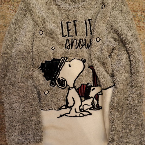 Oysho large long-sleeve top with Snoopy design