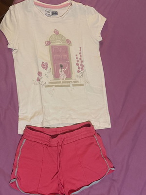 T-shirt and shorts set size 116