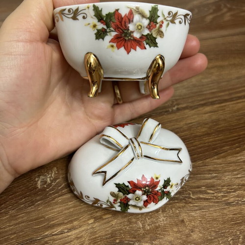 Porcelain decorative box Quality Limoges Christmas, like new