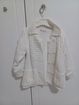 White cardigan 3 years new with fur lining