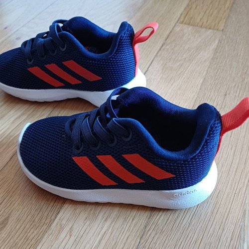 Adidas baby sports shoes size 20 like new with velcro