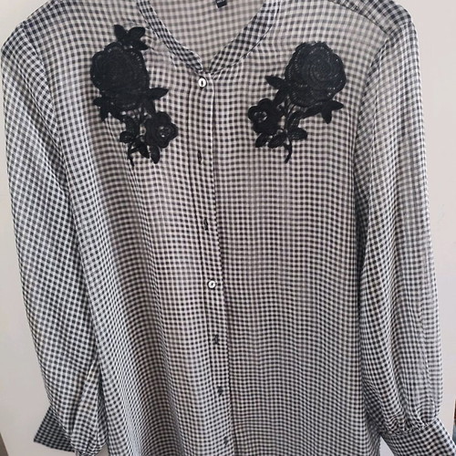 Stradivarius shirt like new, black and white checkered with embroidery