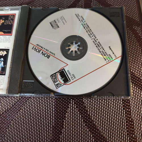 Bon Jovi Livin On A Prayer CD like new, rock