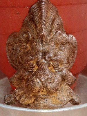 Cast Iron Lion decorative vintage used