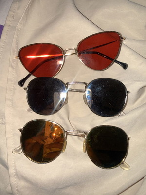 Sunglasses pack in like new condition