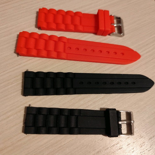Set of 2 watch straps 2 cm wide silicone or rubber like new