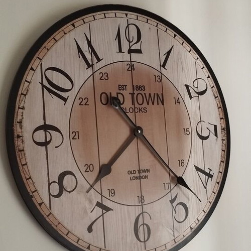 Vintage Old Town wall clock like new, 58 cm diameter