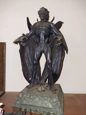 Van Helsing Dracula figure polystone material new