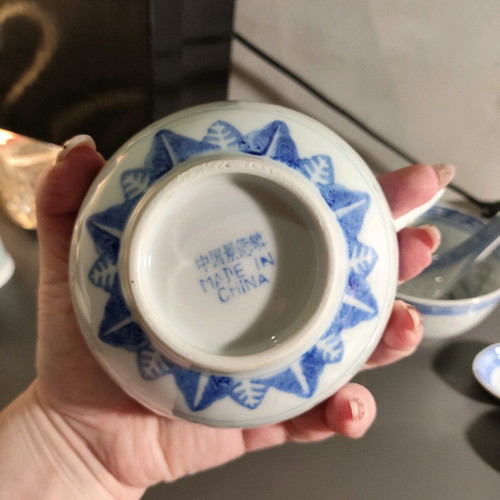 Set of 2 porcelain bowls and 6 Chinese spoons new