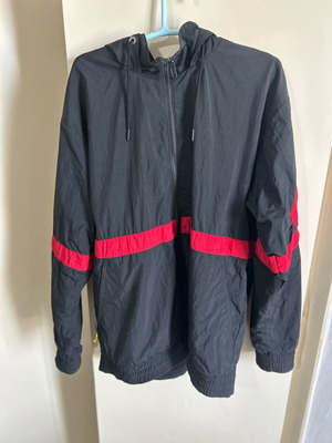 Jordan windbreaker jacket like new, black/red with hood