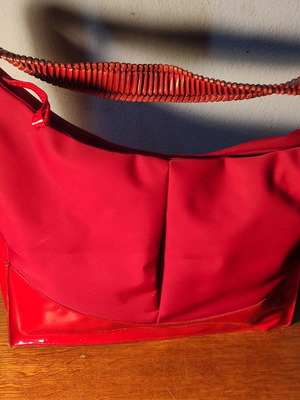 Sergio Tacchini red shoulder bag like new with woven handle