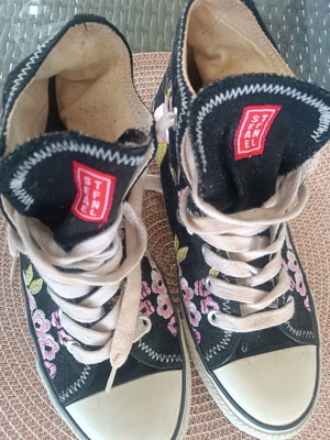 Stefanel sneakers black with floral embroidery like new, size 38