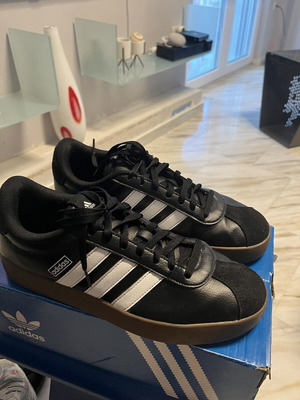 Adidas VL Court 3.0 sneakers like new, size 43.5, black
