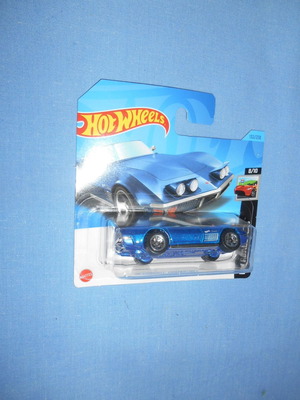 Hot Wheels Roadsters '72 Stingray Convertible new