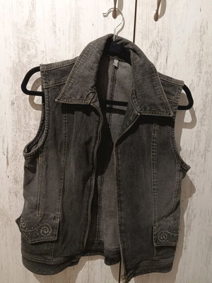 Black denim women's vest used with pockets and rhinestones
