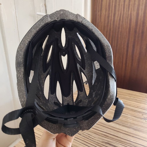 Protective helmet for bicycle or scooter like new